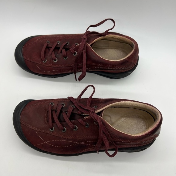 KEEN WOMENS RED/BURGUNDY WALKING AND HIKING LEATHER SHOES SIZE 9 - Picture 8 of 14